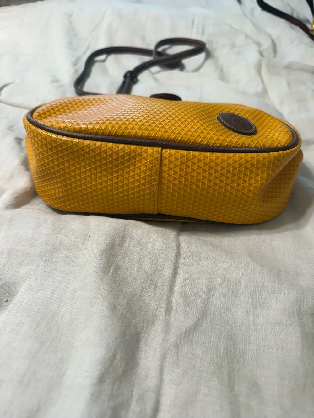 EUC Vintage Liz Claiborne Mu stardYellow Textured Crossbody Bag with Brown Trim